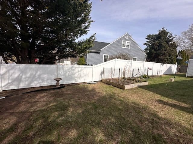 Vinyl Fence Transformation in Woburn